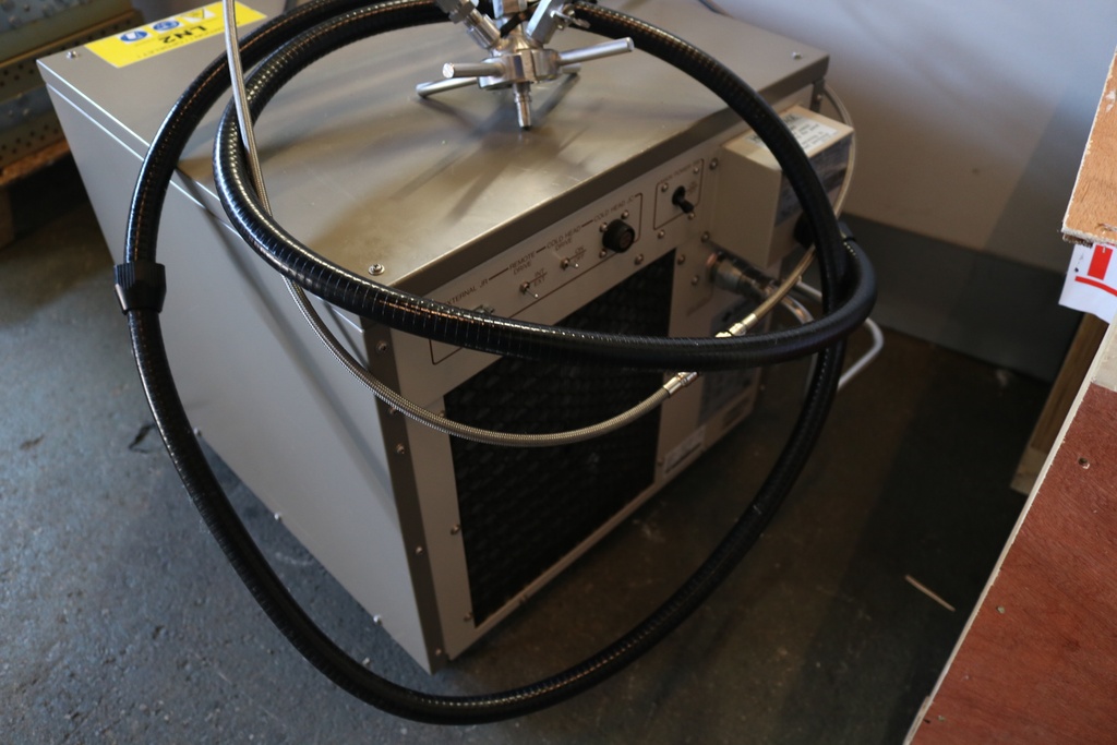 Rigaku TXRF 300 / Sumitomo Helium Compressor unit / Cryogenic